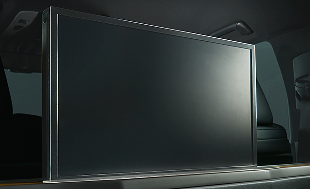 24インチ液晶ディスプレイ