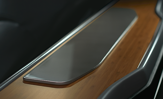 24インチ液晶ディスプレイ　収納時にはテレビスライドリッドが閉まります。