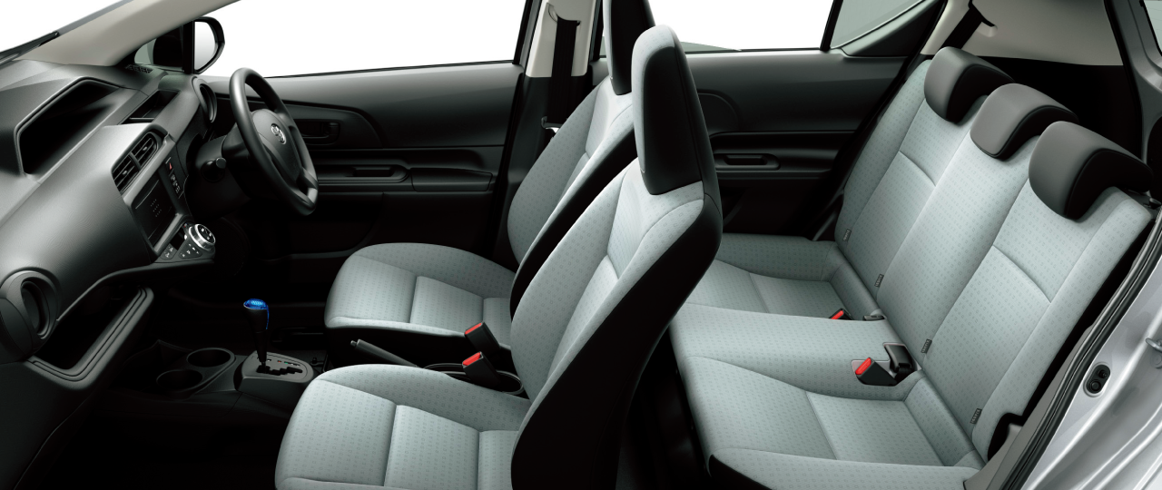 L内装色はナチュラルグレー(L用ファブリック)。