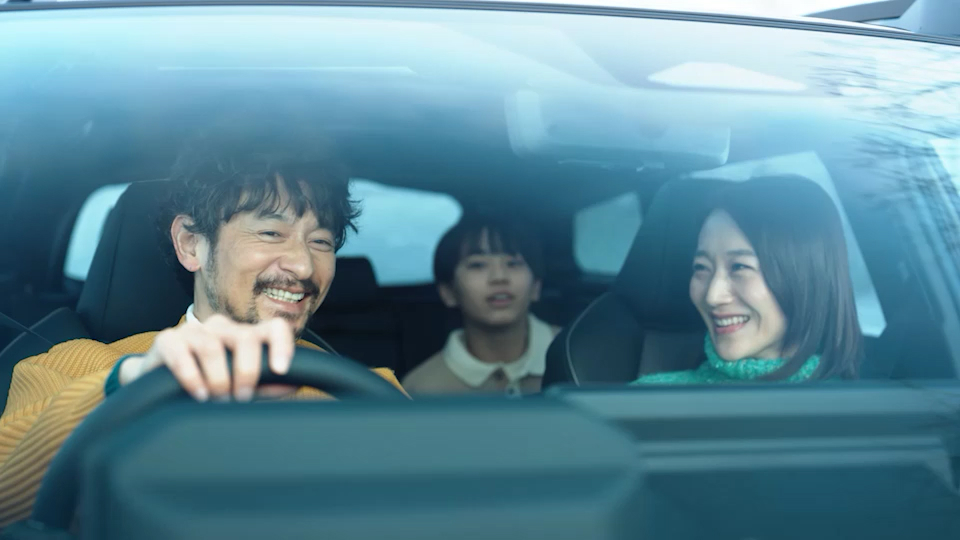 SWITCH ON YOUR LIFE WITH bZ4X | トヨタ自動車WEBサイト