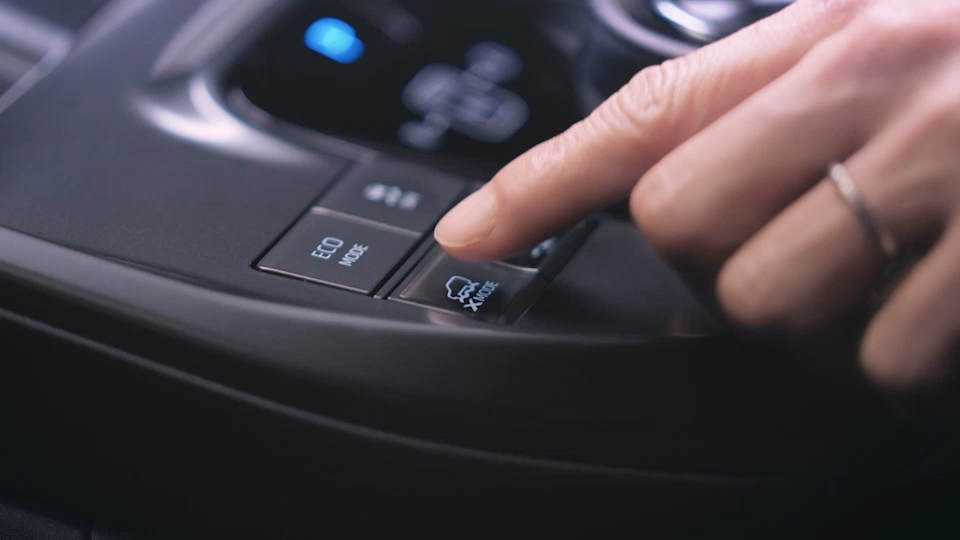 SWITCH ON YOUR LIFE WITH bZ4X | トヨタ自動車WEBサイト