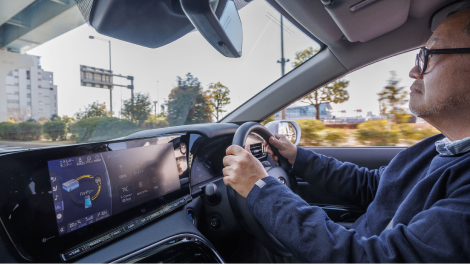 高級感のある乗り心地が好印象自分の使い方にはFCEVが合っている