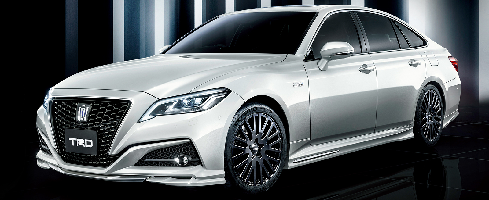 トヨタ クラウン | カスタマイズ | TRD for NORMALBODY | トヨタ自動車WEBサイト