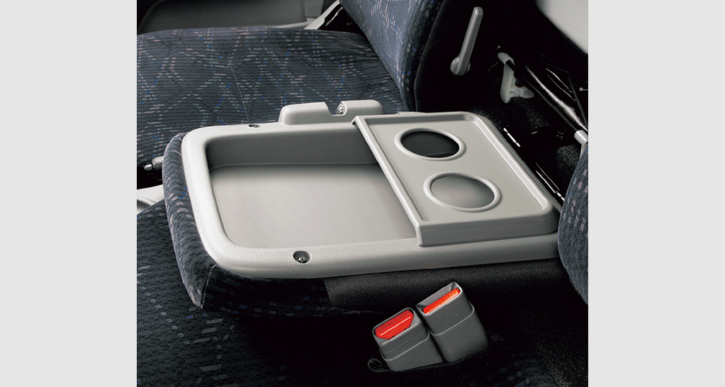 助手席分割式シート＆カップホルダー付センターシートバックトレイ