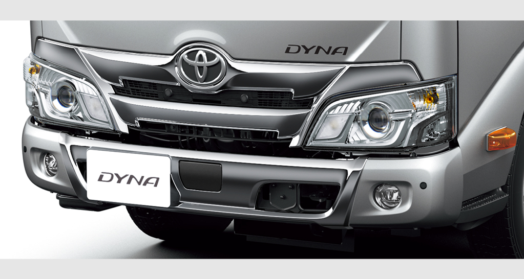 カラードバンパー＋メッキバンパーガーニッシュ＆メッキフロントグリル／LEDフロントフォグランプ