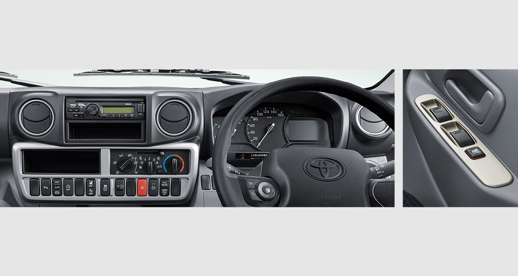 シルバー塗装インパネセンタークラスター