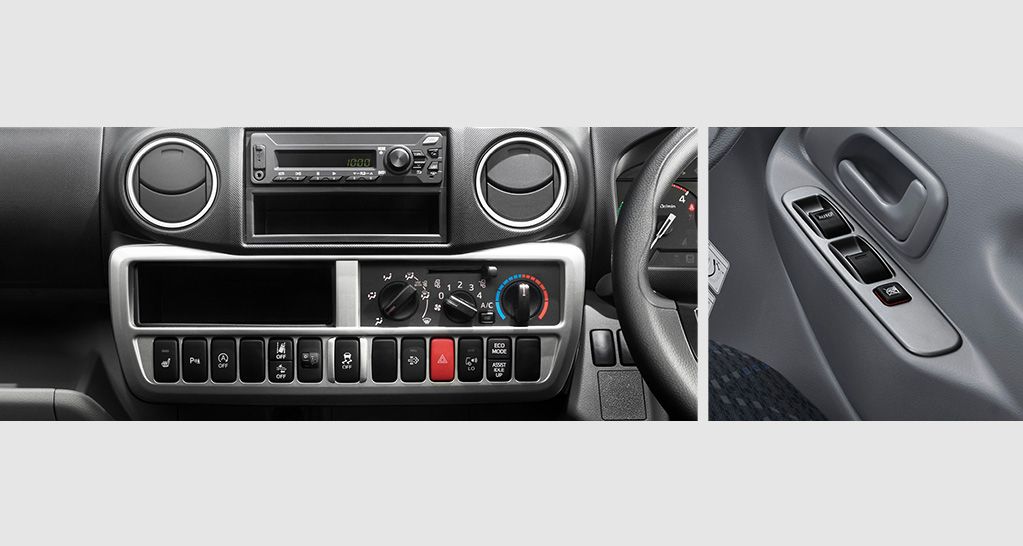 シルバー塗装インパネセンタークラスター