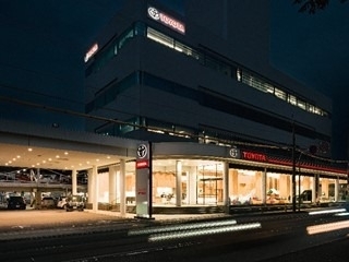 石川トヨタ自動車 金沢御影店の外観写真