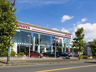 福井トヨタ自動車 開発店の外観写真