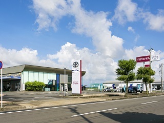 福井トヨタ自動車 空港前店の外観写真