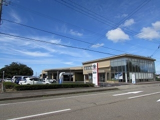 石川トヨペットカローラ しいのき加賀店の外観写真