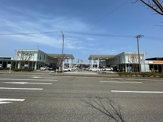 石川トヨペットカローラ 金沢松村店の外観写真