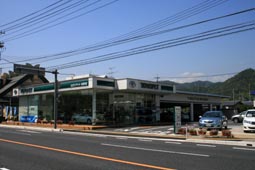 山口トヨペット 麻里布店の外観写真