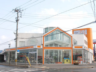 トヨタカローラ青森 つくだ店の外観写真