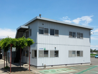 トヨタカローラ高崎 U-Carセンターの外観写真