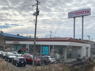 トヨタカローラ北越 糸魚川店の外観写真