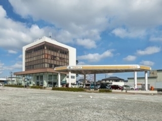 トヨタカローラ富山 本店の外観写真