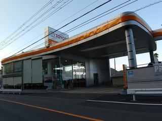 トヨタカローラ静岡 伊東店の外観写真