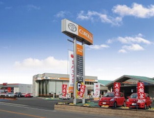 トヨタカローラ三重 鈴鹿店の外観写真