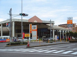 トヨタカローラ愛媛 松山保免店の外観写真