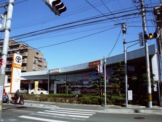 トヨタカローラ福岡 桧原店の外観写真