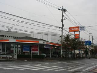トヨタカローラ福岡 黒崎店の外観写真