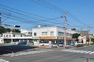 トヨタカローラ鹿児島 本店の外観写真