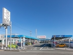 トヨタカローラネッツ岐阜 Ｕ－Ｃａｒ美濃加茂店の外観写真